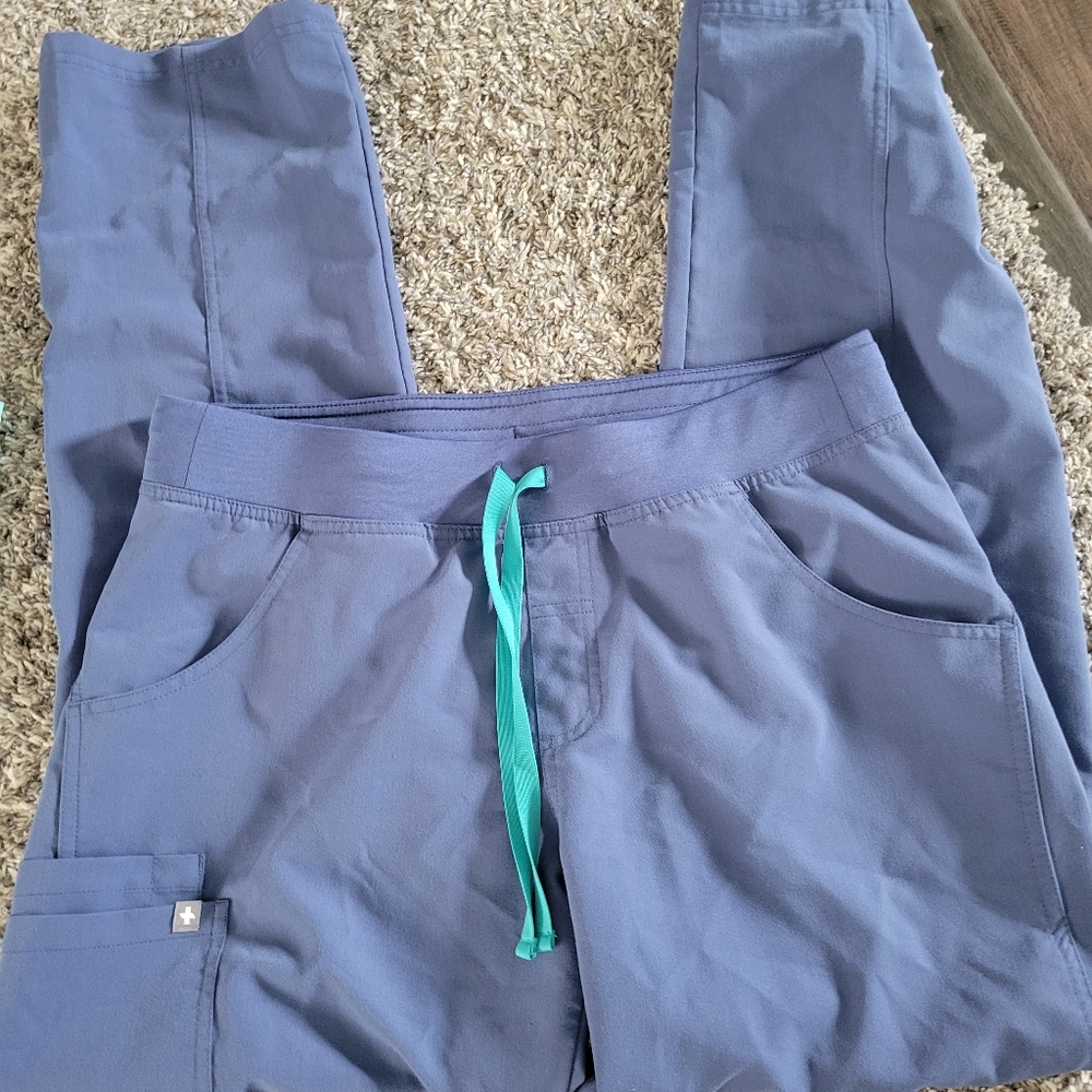 Medium Figs Cade cargo pants in Big Sky color